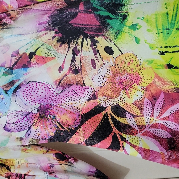 Beautiful design top #102 - Picture 4 of 14